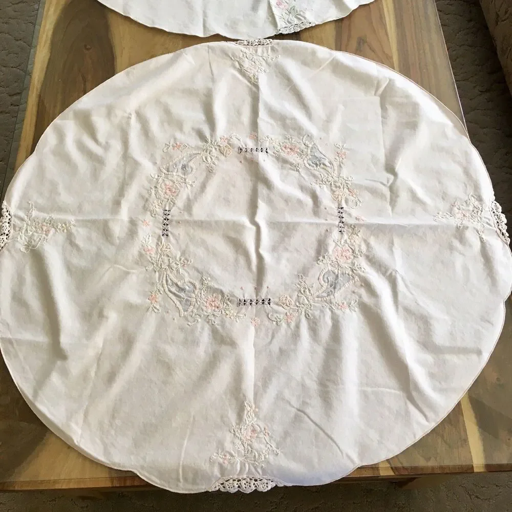 lot of 2 round Vintage table clothes- 31” diameter embroidery